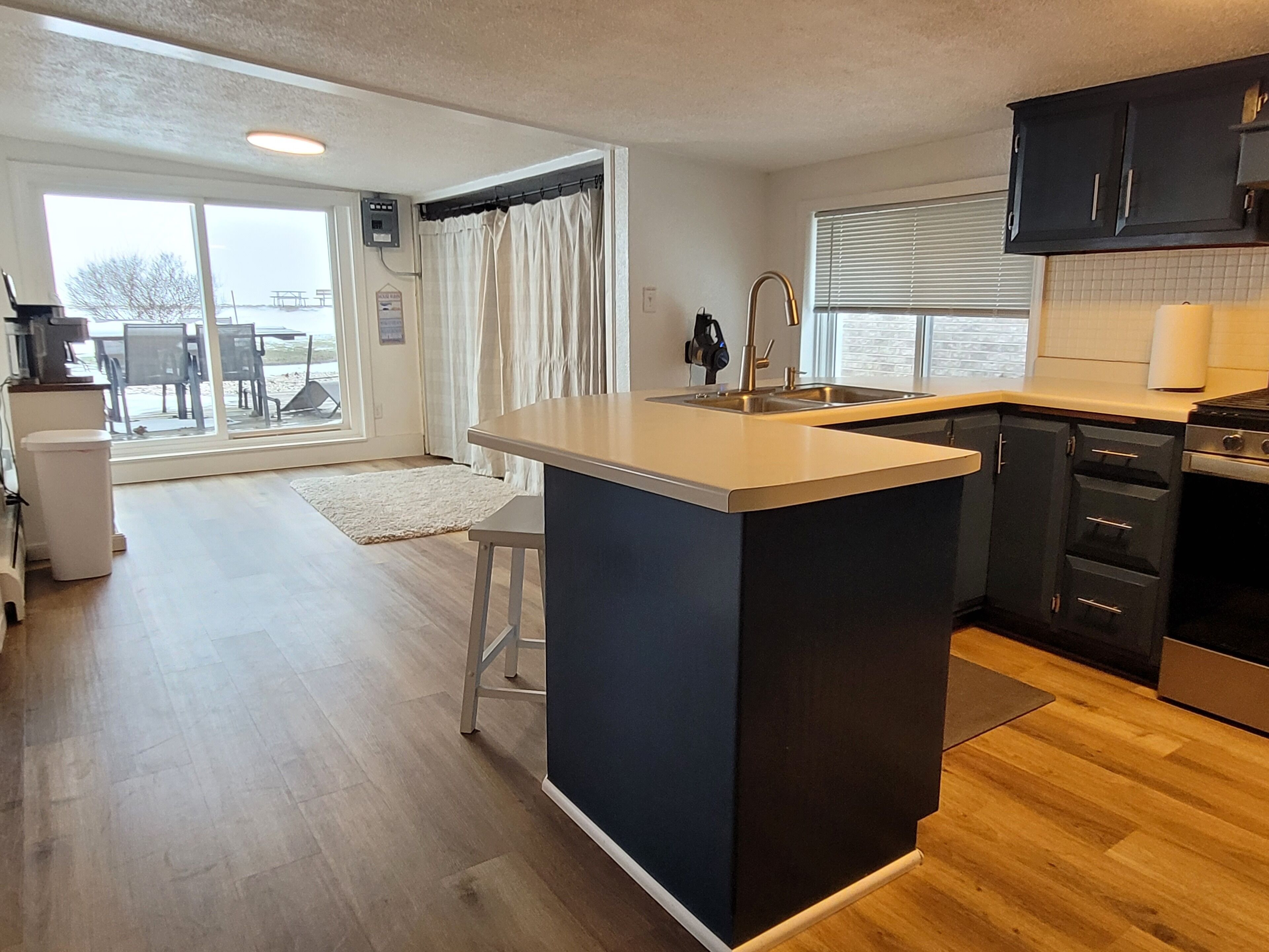 Kylskåp, mikrovågsugn, ugn och spishäll