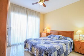 2 bedrooms, iron/ironing board, bed sheets