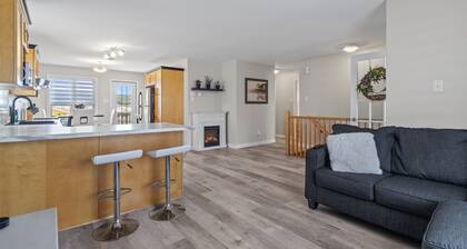 Executive cozy home with 3 beds, work station & gym