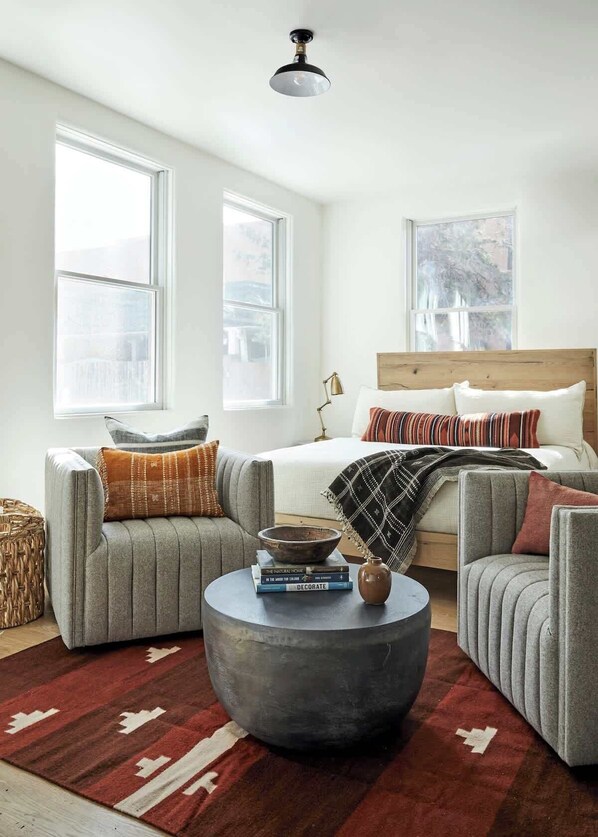 Unclassified image, 1 of 32, button