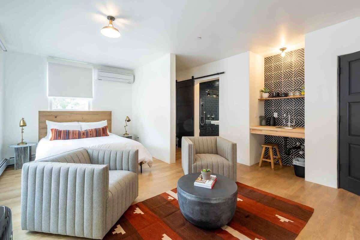 1 bedroom, desk, iron/ironing board, free WiFi