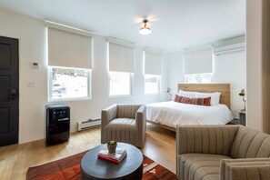 1 habitación, escritorio, tabla de planchar con plancha y wifi gratis 