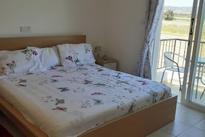 2 dormitorios, tabla de planchar con plancha, wifi y ropa de cama