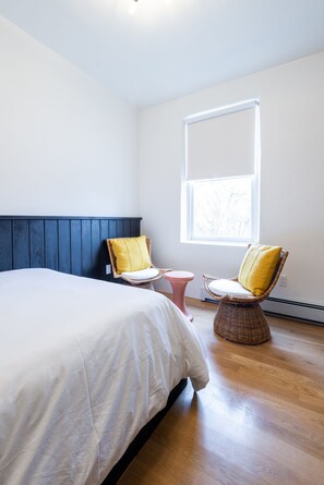 1 soverom, skrivebord, strykejern/-brett og wi-fi (inkludert)