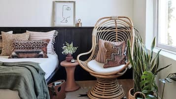 1 habitación, tabla de planchar con plancha, wifi gratis y ropa de cama