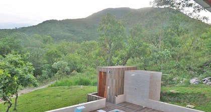 BUNGALOW WITH WATERFALLS IN PIRENOPOLIS.