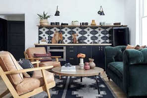 Luokittelematon kuva, 4 kautta 32, painike