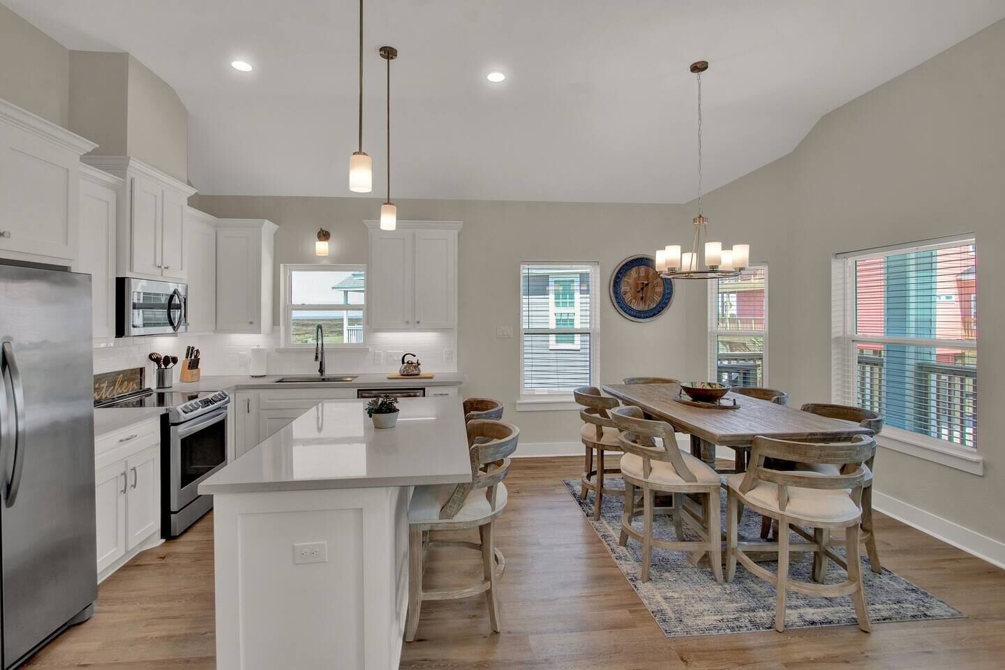 Great large Upper Deck, Walk To Beach! Huge Kitchen!  Bay views WOW Sunsets!