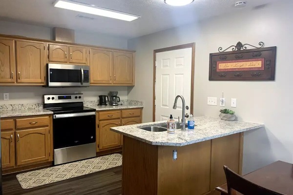 Frigorífic, microones, forn i placa de cuina