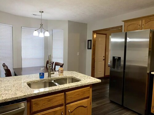 Lovely 2 Bedrooms 2 Bath Duplex in West Rome