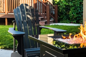 Property grounds - Family home downtown w/2 King Beds plus Twins (Cody)