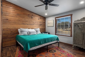 2 多间卧室、免费 WiFi、床单