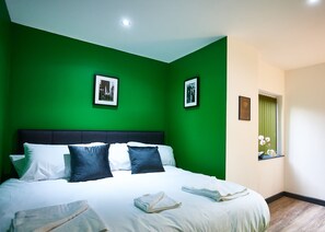 6 sovrum, skrivbord, strykjärn/strykbräda och wi-fi