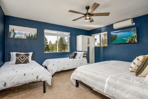 3 Schlafzimmer, Schreibtisch, Bügeleisen/Bügelbrett, Reisekinderbett