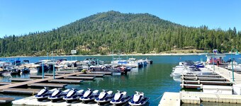 Bass Lake Escape-Near the Shore • Explore Yosemite • Close to the Pines Village 