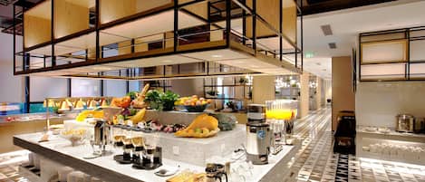 Aperto a colazione, pranzo e cena