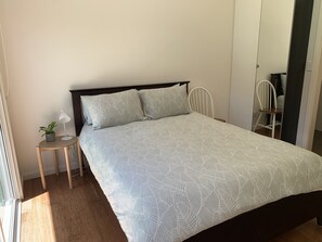 2 bedrooms, desk, iron/ironing board, free WiFi