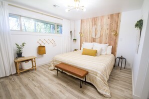 3 camere, una scrivania, ferro/asse da stiro, culla da viaggio