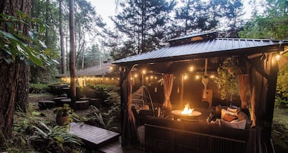 3BR Renovated pet friendly home in woods near UO campus, Spencers butte & Trails