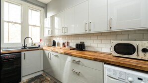 Private kitchen - A Lovely, Bright and Airy, 3-bedroom Family Home (London)