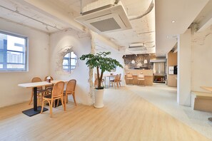 Breakfast area - Custom Hotel (Ulsan)