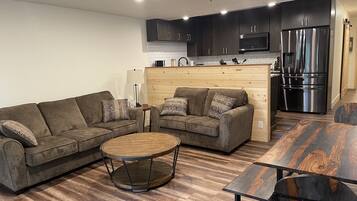 Smart TV, fireplace, ping pong