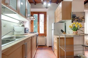 Private kitchen - Bellismo Apartment for 4 People Santa Maria Novella Florence Center (Florence)