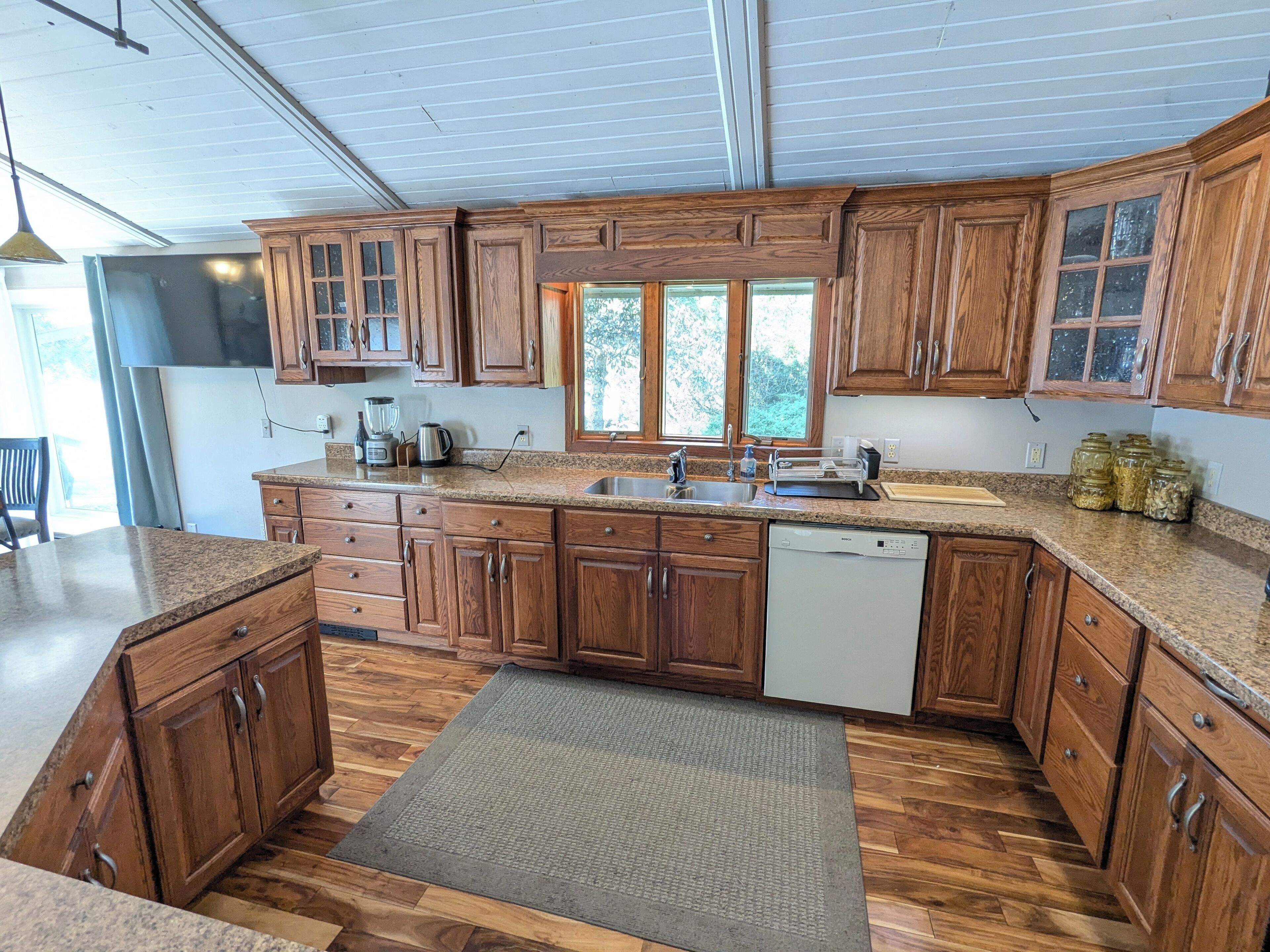 冰箱、微波炉、烤箱、炉灶