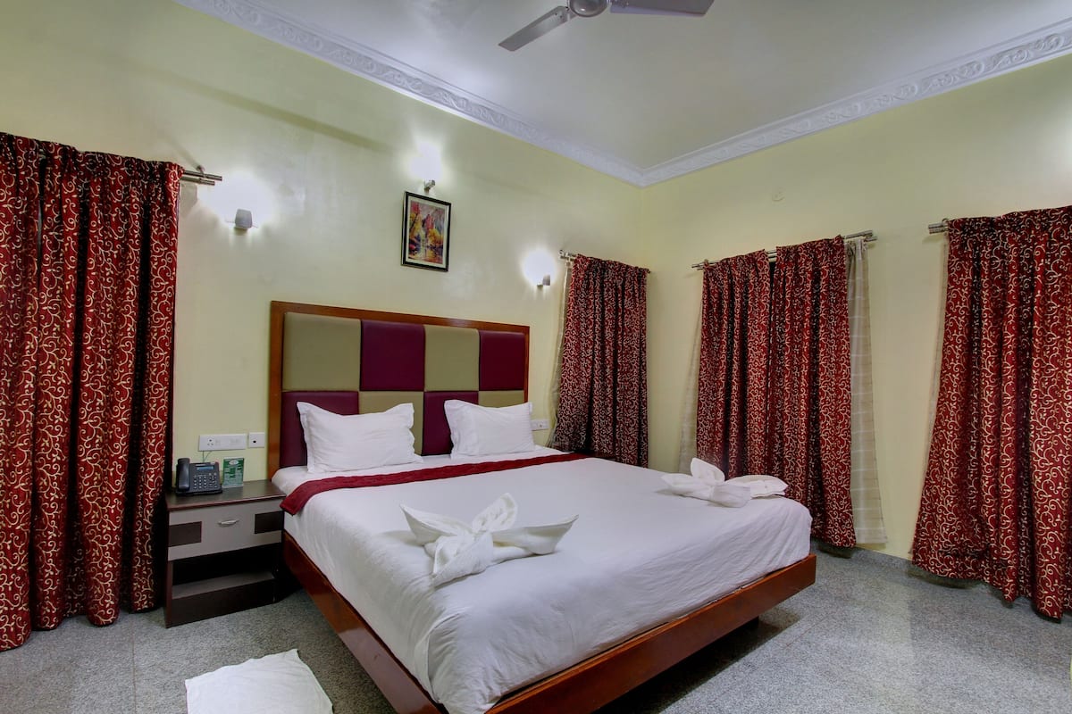 Egyptian cotton sheets, premium bedding, individually decorated