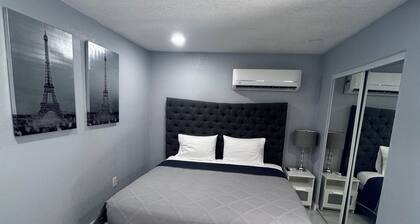 Beautiful suited with separate entrance