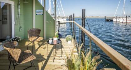 5-star vacation on the KEGELROBBE houseboat