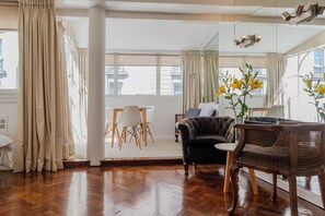 Căn hộ, 1 phòng ngủ, quang cảnh thành phố | Phòng ăn