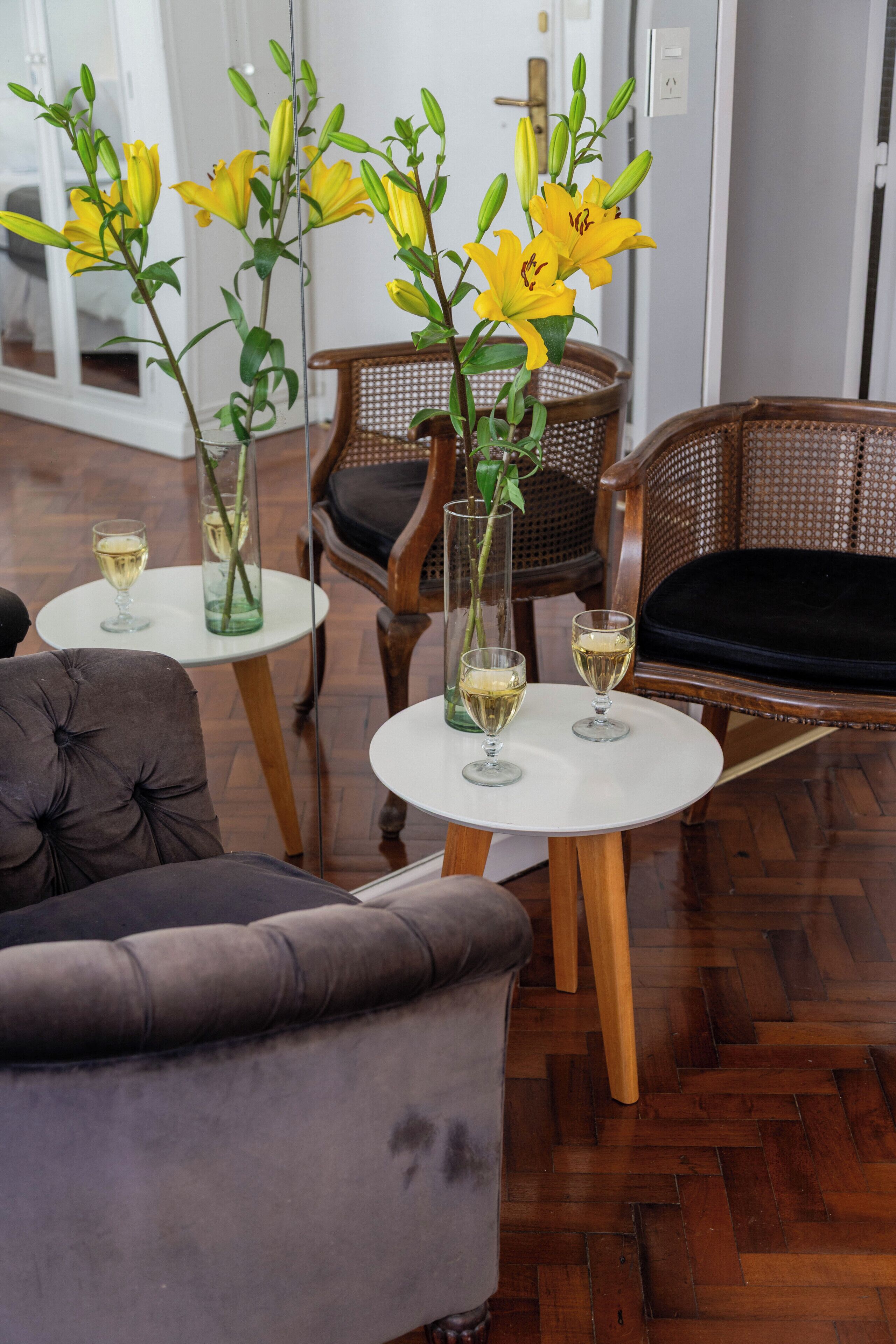 Leilighet, 1 soverom, byutsikt | Oppholdsområde | En 32-tommers LED-TV med kabel-kanaler samt Netflix og filmkjøp