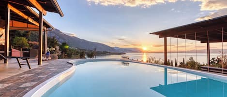 Villa, 4 Schlafzimmer, eigener Pool, Gartenblick | Pool | Außenpool