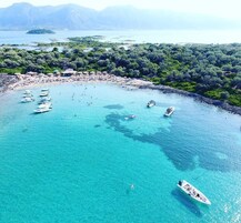 Vila, 4 quartos, piscina particular, vista para o jardim | Vista aérea