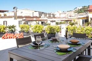 Lägenhet - 2 sovrum - uteplats - utsikt mot staden | Balkong