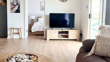 3 bedrooms, iron/ironing board, travel cot, free WiFi