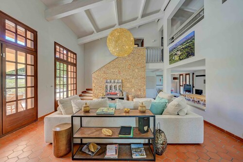 Maison en Provence avec piscine, vue Ste Victoire, proche Aix (10 couchages)