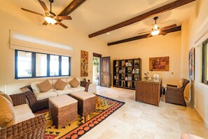 Living area - The Ultimate Indulgence (Huatulco)