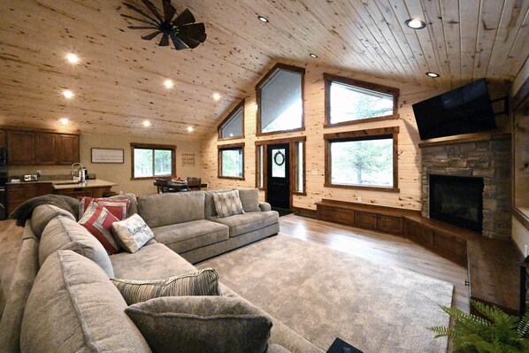 TV, fireplace, offices