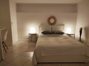 2 bedrooms, desk, iron/ironing board, travel cot