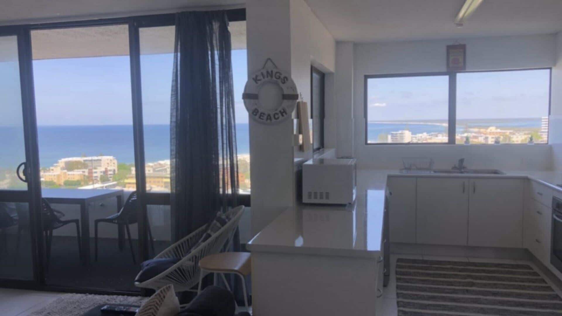 Microonde, forno, piano cottura, lavastoviglie