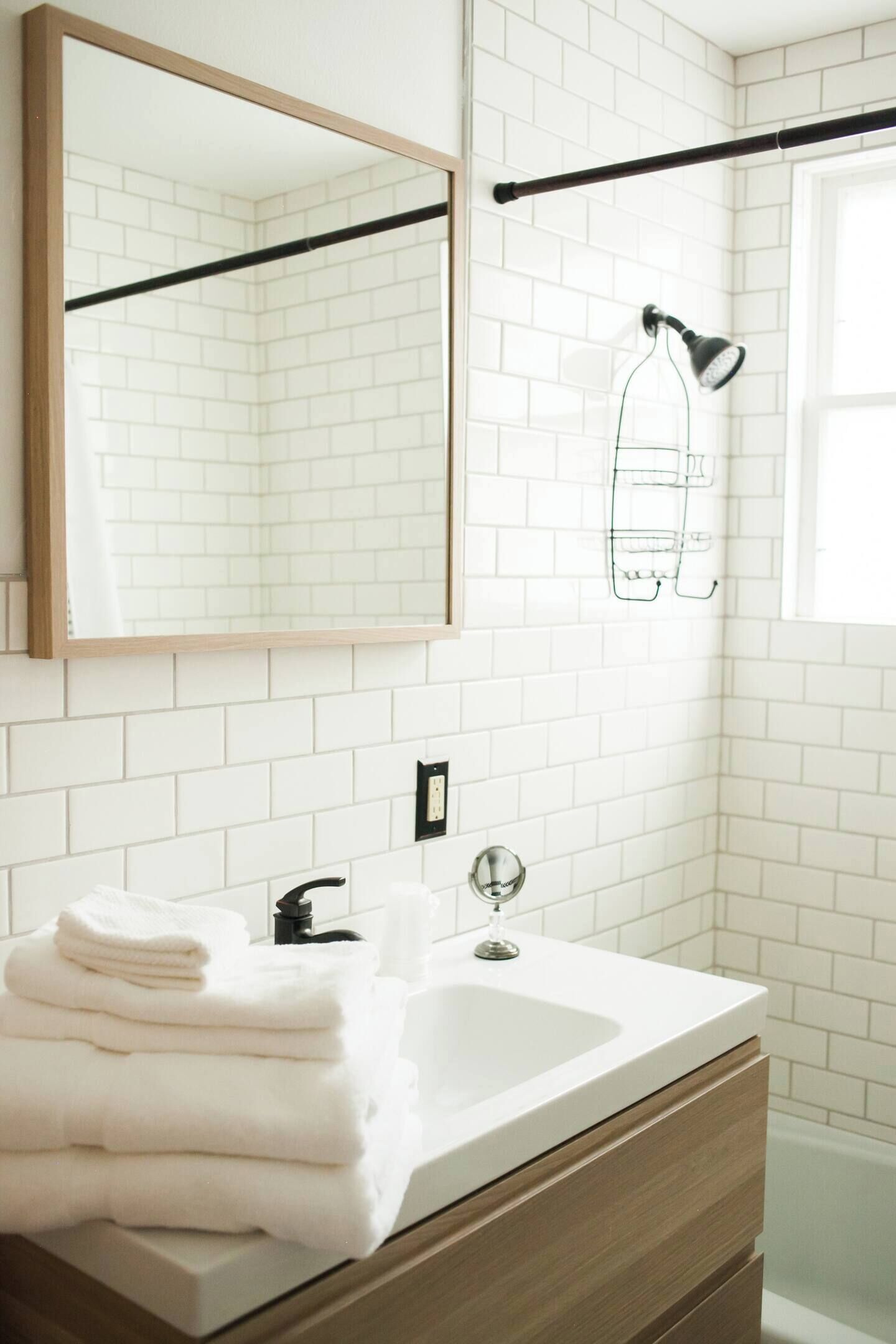 Haartrockner, Handtücher, Seife, Shampoo