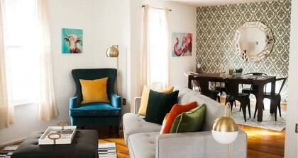 Charming Bungalow in the Heart of Town- Family Friendly/ 2 Bikes/ Firepit!