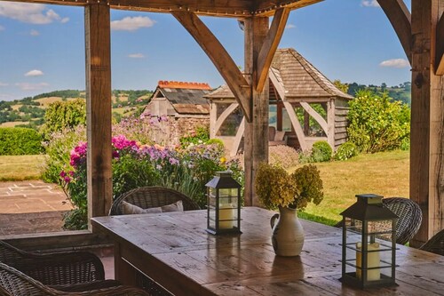 Idyllic 17th Century Farmhouse with Glorious Mountain Views