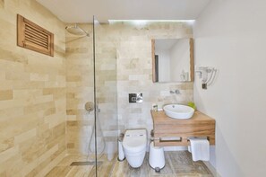 Junior Double Room Single Use, Balcony | Bathroom | Shower, hair dryer, towels, soap - Pitoresk Otel (Cesme)