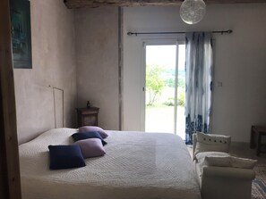 5 bedrooms, iron/ironing board, WiFi, bed sheets - Little paradise in Provence (Mane)