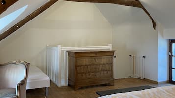 2 chambres, fer et planche Ă repasser, Wi-Fi, draps fournis