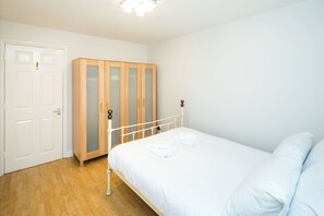 Apartamento, 1 habitación, accesible para personas con discapacidad, vistas a la ciudad | 1 dormitorio