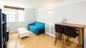 Appartamento, 1 camera da letto, accessibile ai disabili, vista città | Soggiorno